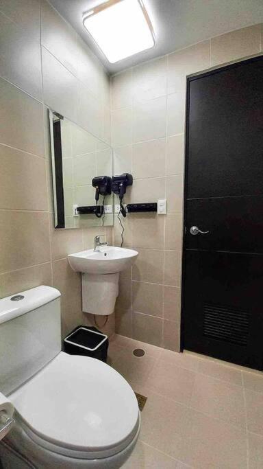 1Br With Extra Room At One Regis- Megaworld Μπακολόντ Εξωτερικό φωτογραφία
